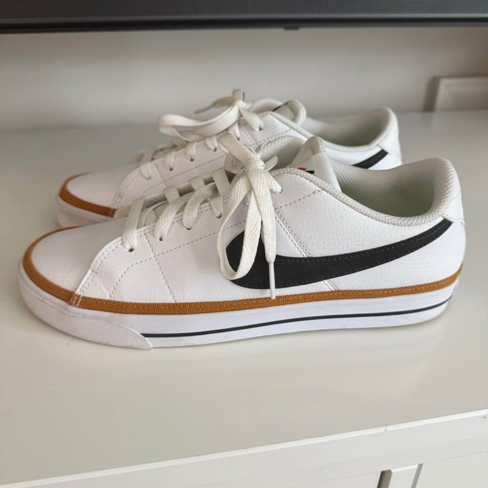 Women’s Nike Court Legacy